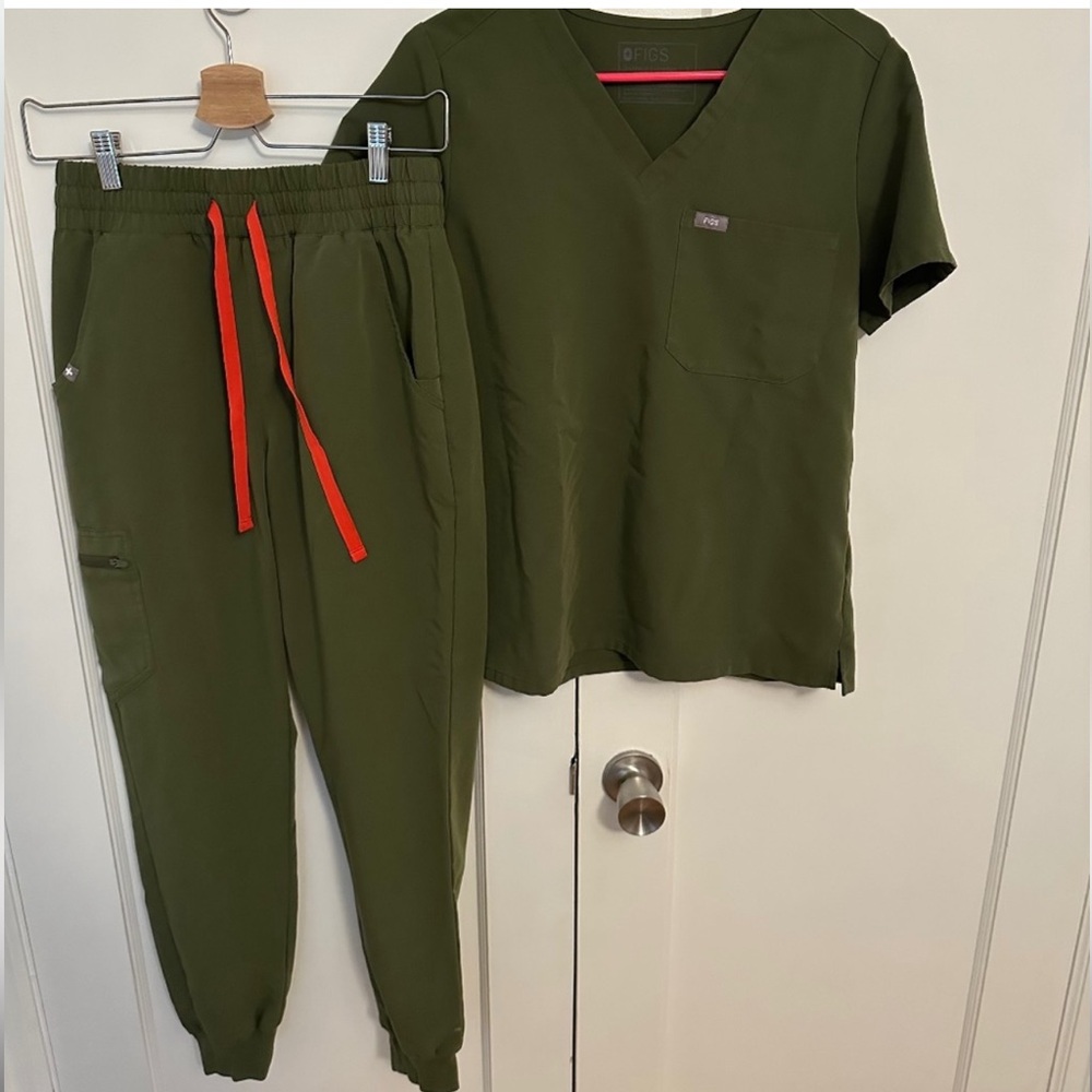Figs- Zamora pants/Catarina Top, Dark Olive Limited Edition, Size Small